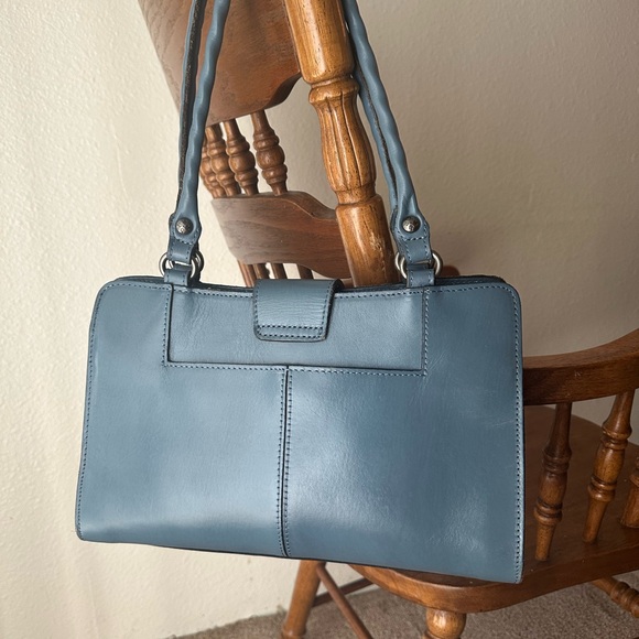 Elegant Blue Embossed Handbag - Picture 2 of 9